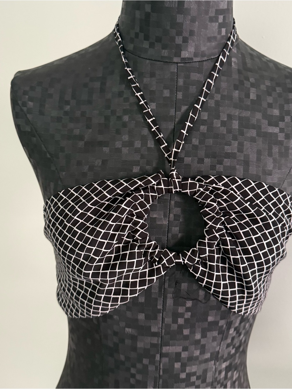 Fashion Nova Black & White Crop Top